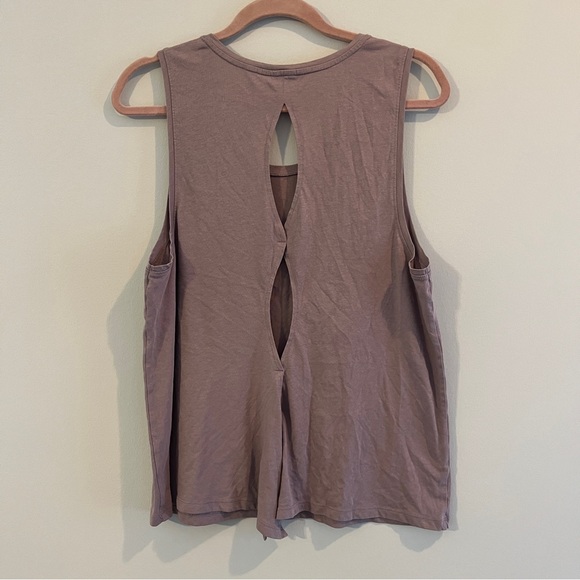 Relisted Victoria’s Secret split tie back cotton workout tank top muscle tee - Picture 2 of 4